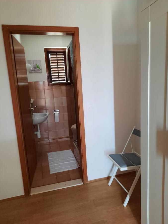 Studio-Appartements Emwey Trogir Exterior foto