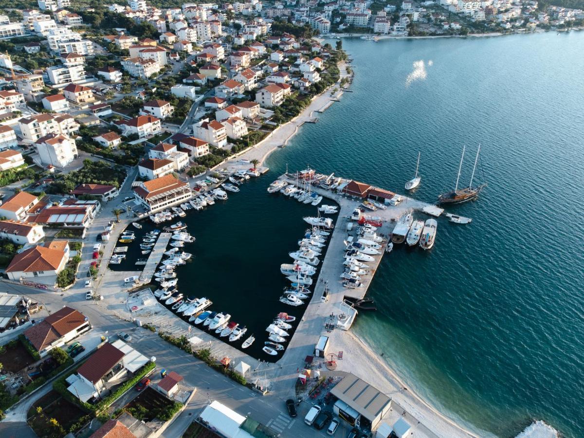 Studio-Appartements Emwey Trogir Exterior foto