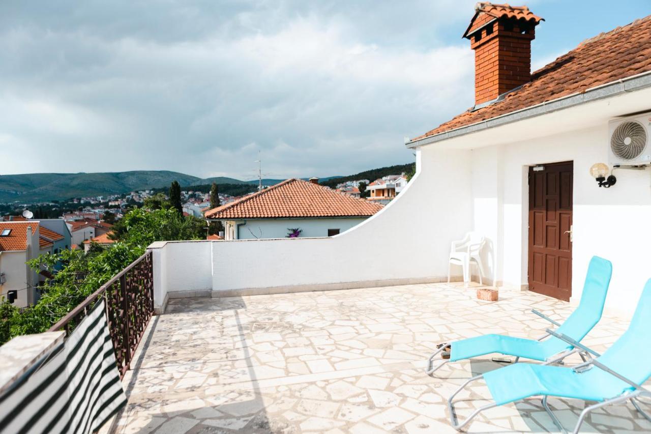Studio-Appartements Emwey Trogir Exterior foto