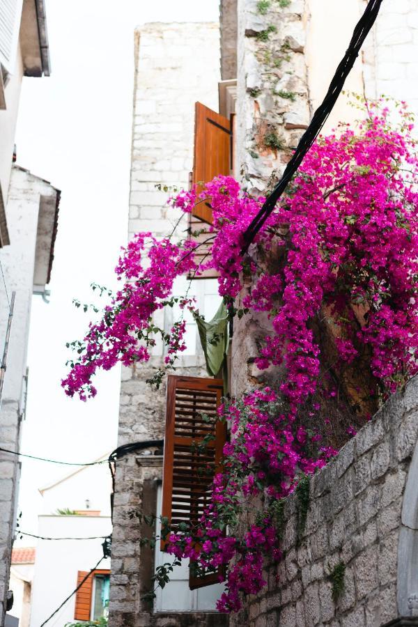 Studio-Appartements Emwey Trogir Exterior foto
